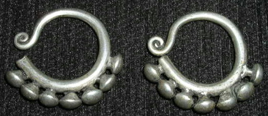 earrings1.jpg